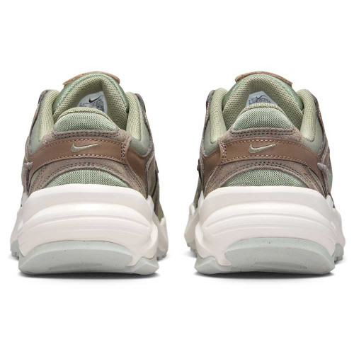 Nike AL8